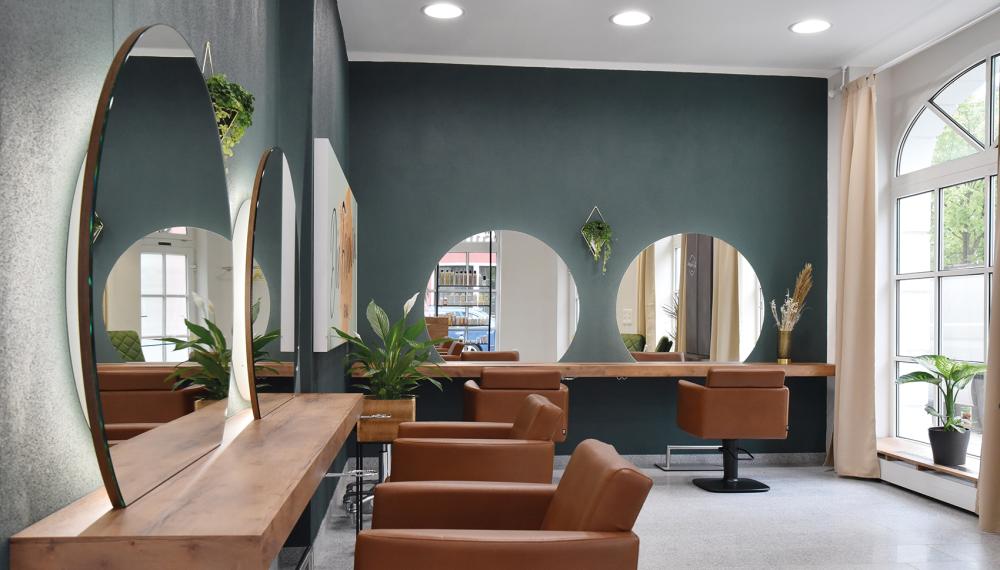 DIE FRISEURIN GINA